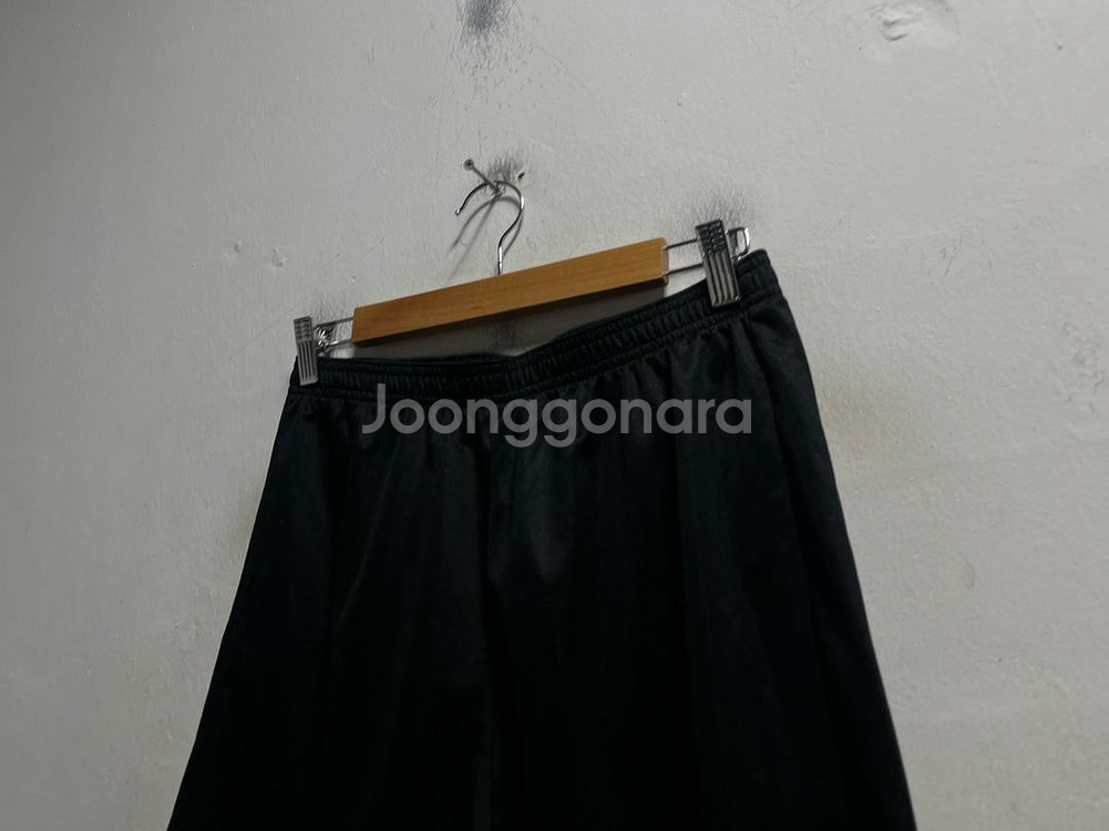 32 아디다스 기능성 스판 밴딩 반바지--1
