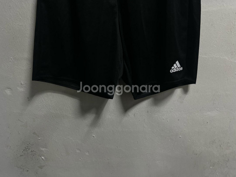 32 아디다스 기능성 스판 밴딩 반바지--2