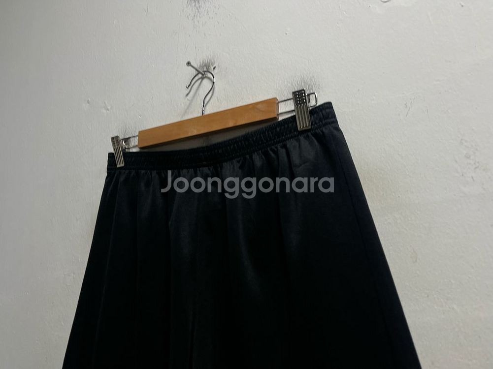 33-34 아디다스 기능성 스판 밴딩 반바지--1