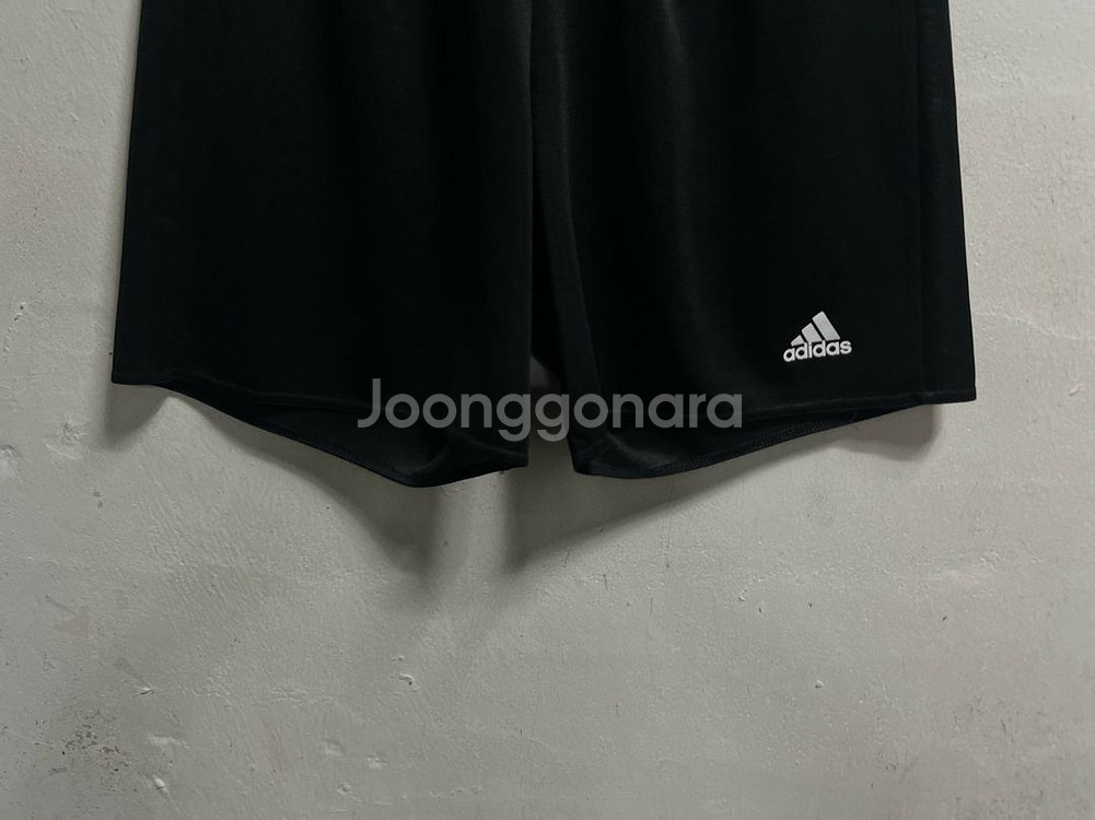 33-34 아디다스 기능성 스판 밴딩 반바지--2