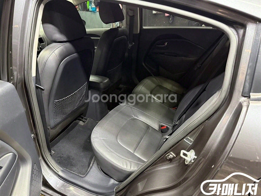 [기아]올뉴프라이드 4DR 1.6GDI 럭셔리 ECO--8