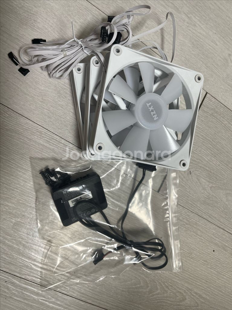 NZXT F120 RGB CORE White--0