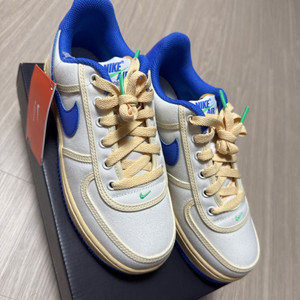 나이키 에어포스 1 07 235