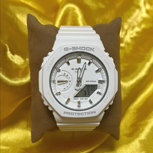 지샥 GMA-S2100 화이트 G-SHOCK 시계