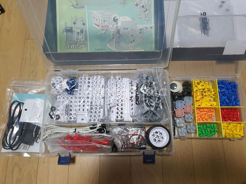 프로보 커넥트 코딩로봇 1,2단계 팝니다.--3
