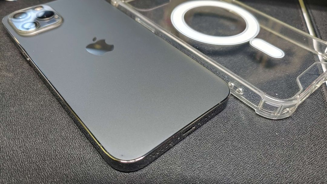 개인) 아이폰 12 pro 512gb (케이스, 필름)--4