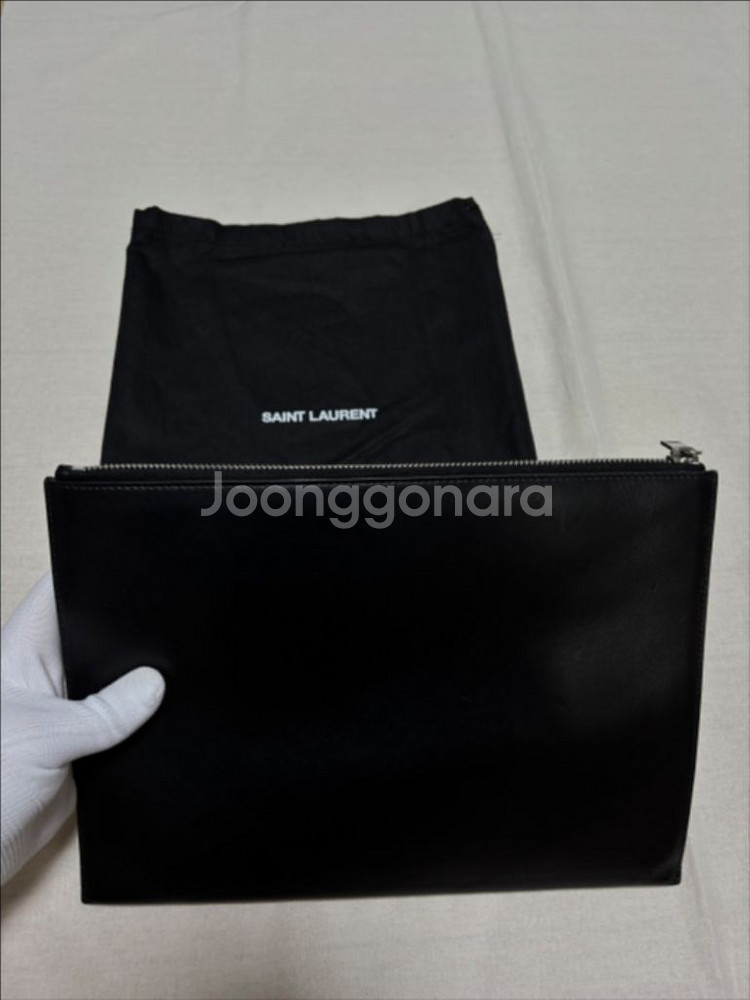 입생로랑 태블릿 클러치 은장--3