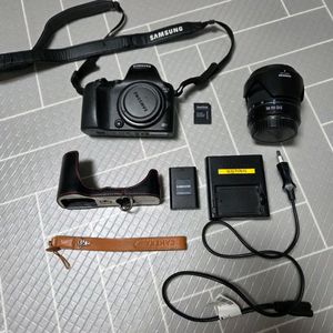 삼성 NX20 미러리스 카메라