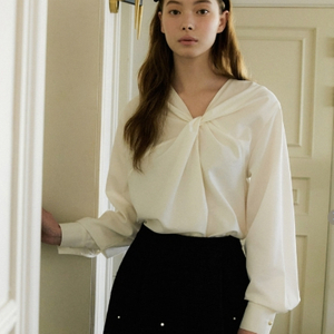 octette 오떼뜨 트위스트 블라우스 프리 사이즈