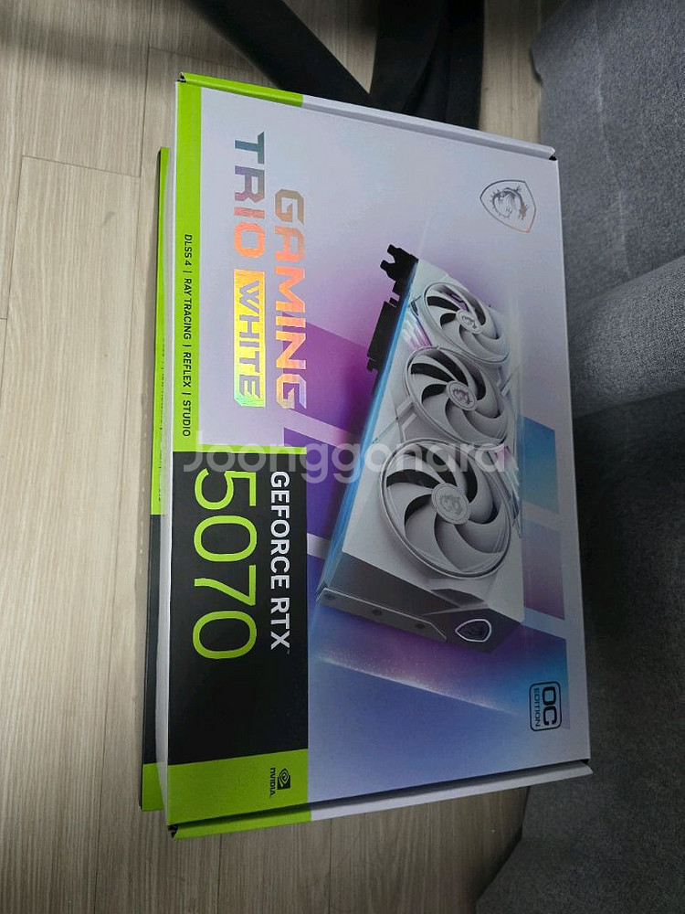msi rtx 5070 게이밍트리오 화이트 미개봉--0