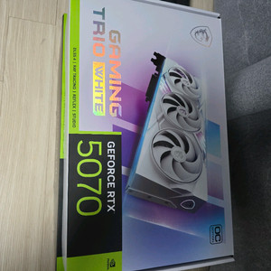 msi rtx 5070 게이밍트리오 화이트 미개봉