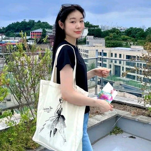 2025 전시회 디올 에코백 한정판 판매