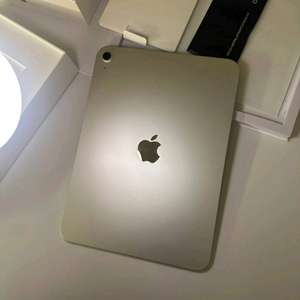 아이패드 A16 실버 wifi 128GB 개봉만한 새상