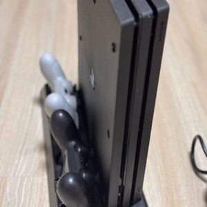 플스4 PRO 1TB CUH-7117b(조이스틱2개,