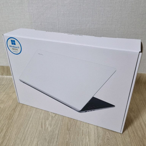 포유디지탈 IMUZ 스톰북 4 팝니다.