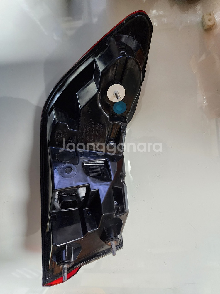 BMW 320D 테일램프 우 63215A3BC66--2