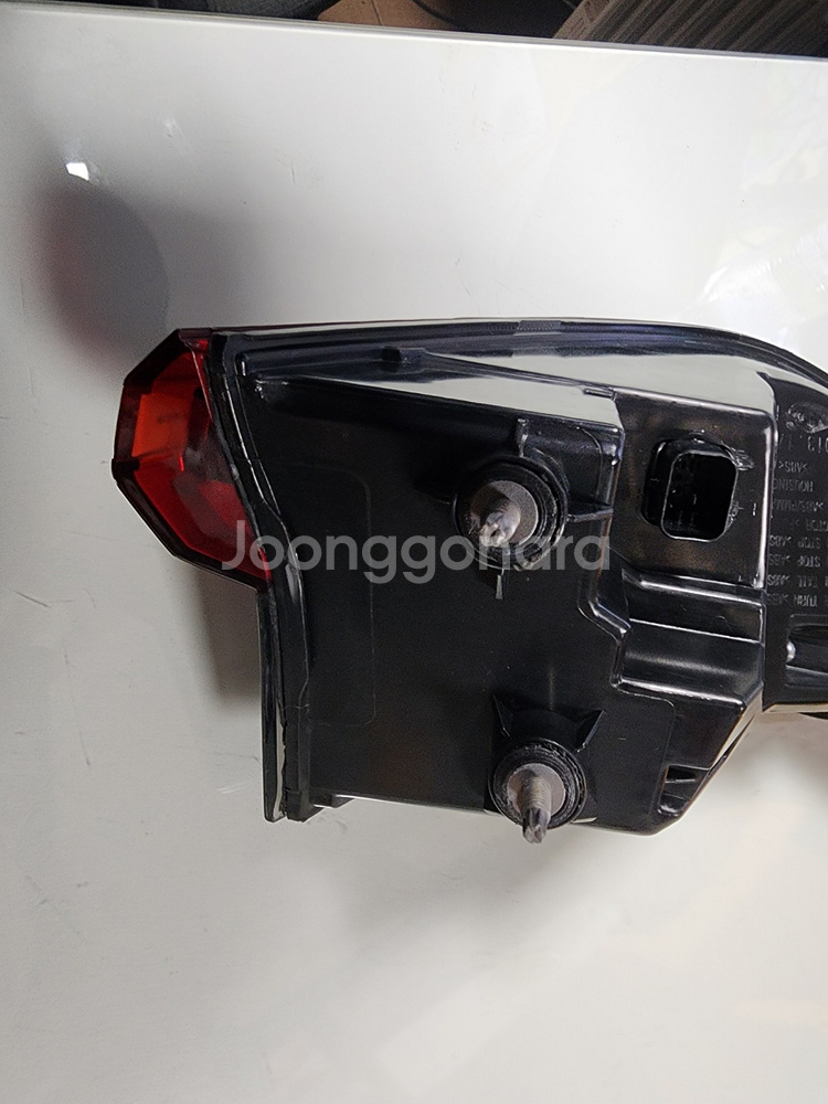 BMW 320D 테일램프 우 63215A3BC66--1