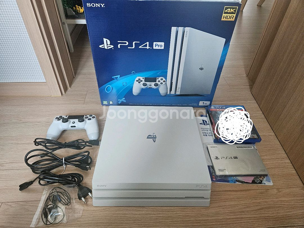 PS4 PRO 7218B--0