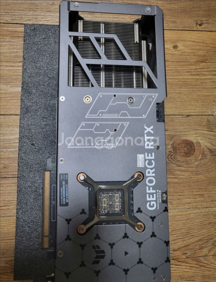 아수스 rtx4080 그래픽카드--3