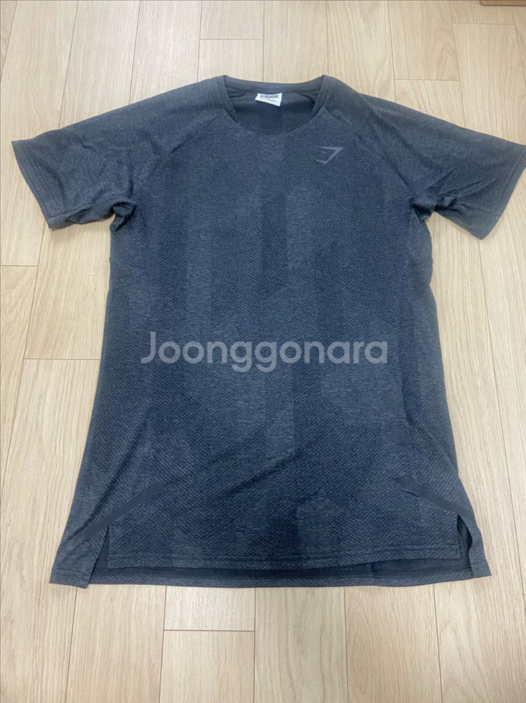 Gymshark 에이펙스 슬림핏 티셔츠--1