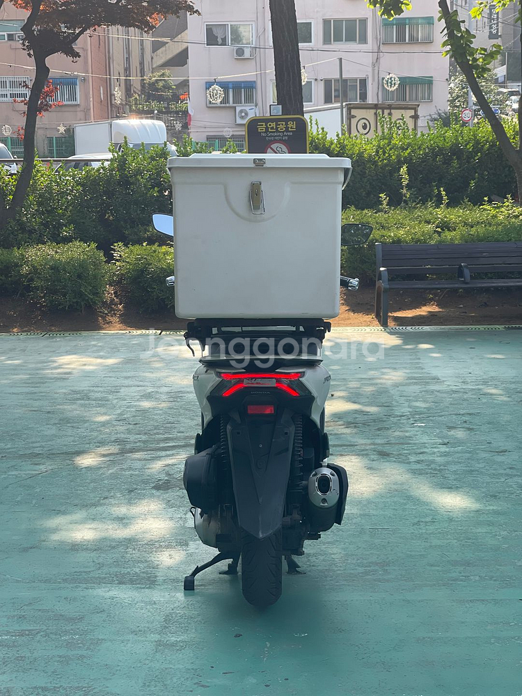 pcx125 22년식 5.7만Km 저렴히 판매합니다--5