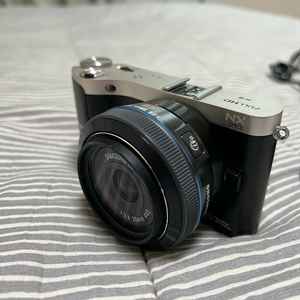 삼성 카메라 nx210 바디 팔아요