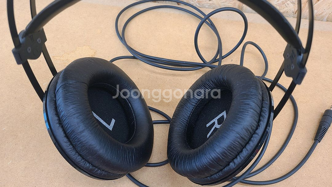 AKG K52 헤드폰 팝니다--2