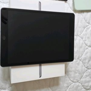 아이패드 9세대 64g 판매합니다.