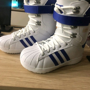 아디다스 스노우보드 부츠