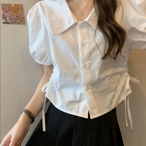 여성스러운 흰 반팔 셔츠 새상품