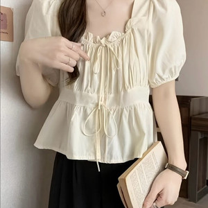 여성스러운 흰 셔츠 새상품