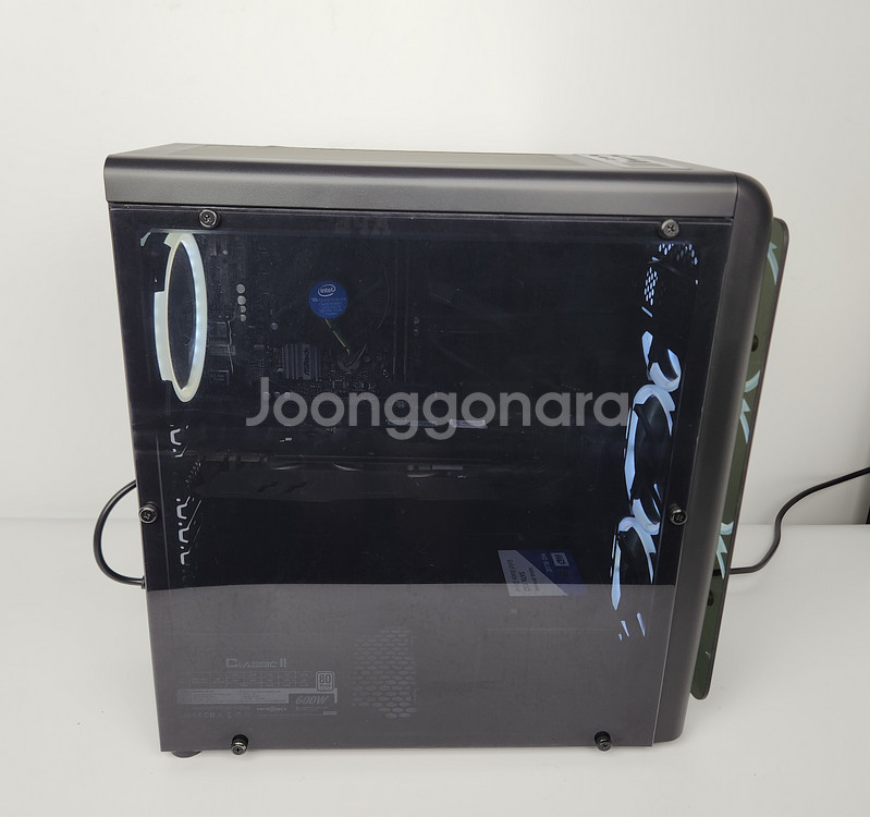개인이쓰던 게임용게이밍본체 노트북 모니터도있습니다.--1