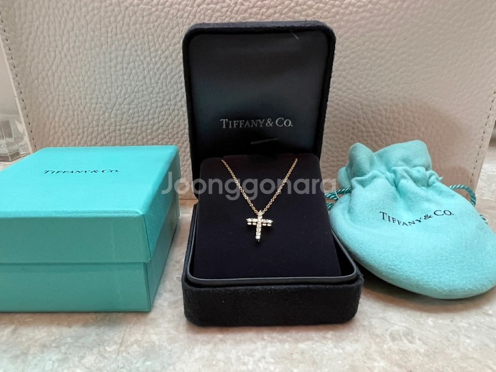 티파니앤코 크로스 펜던트 18K 로즈 골드--1