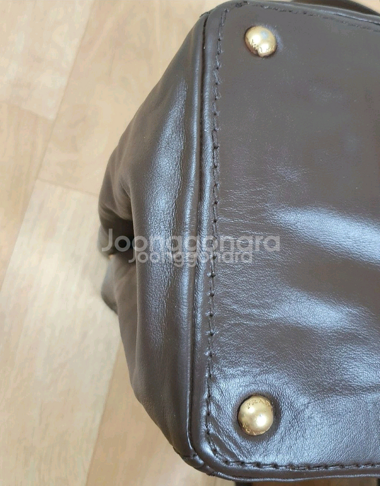 정품 프라다(BN2103) 카프스킨 미듐 숄더가방--4