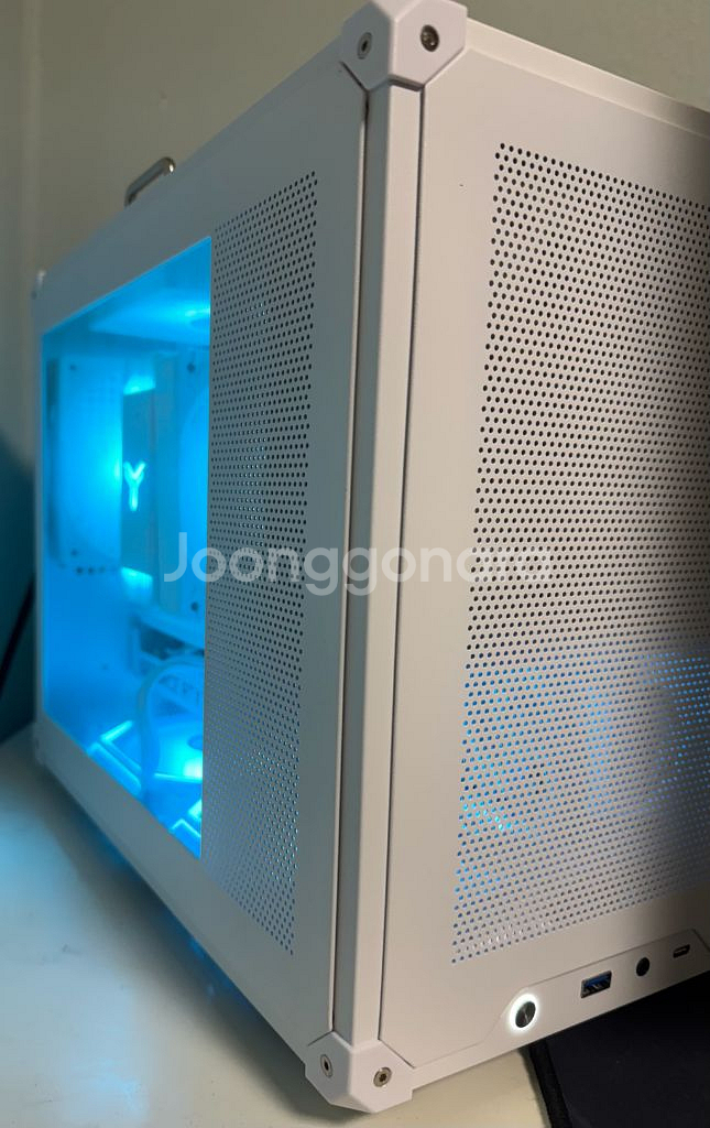 작은 사이즈 데스크탑 9600x + 4060 판매!--1