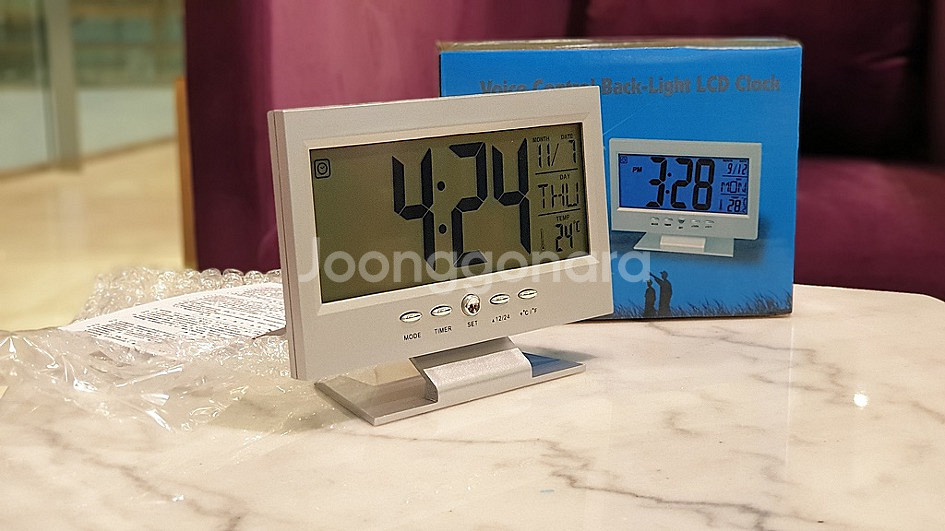 단돈 만원에 이런 신기한 LCD 탁상 시계를?--4