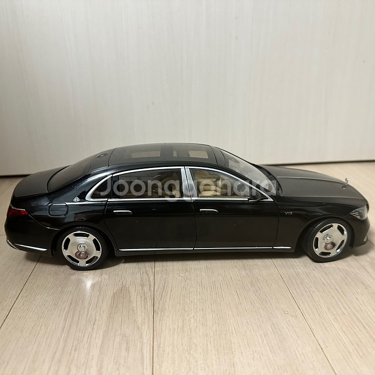 1:18 올모스트리얼 벤츠 마이바흐 S680--4