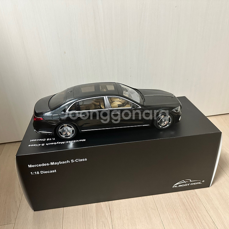 1:18 올모스트리얼 벤츠 마이바흐 S680--5