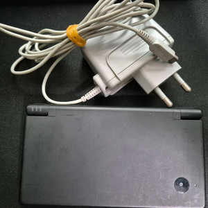 닌텐도 DSi 중고 급처합니다.