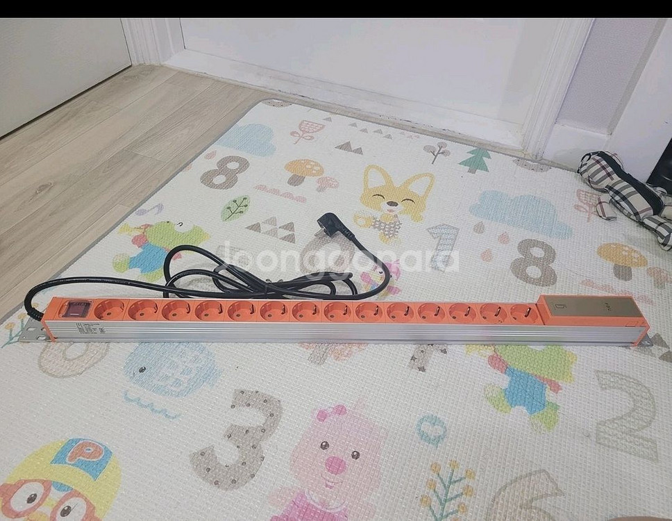 서버랙용 14구 PDU--0