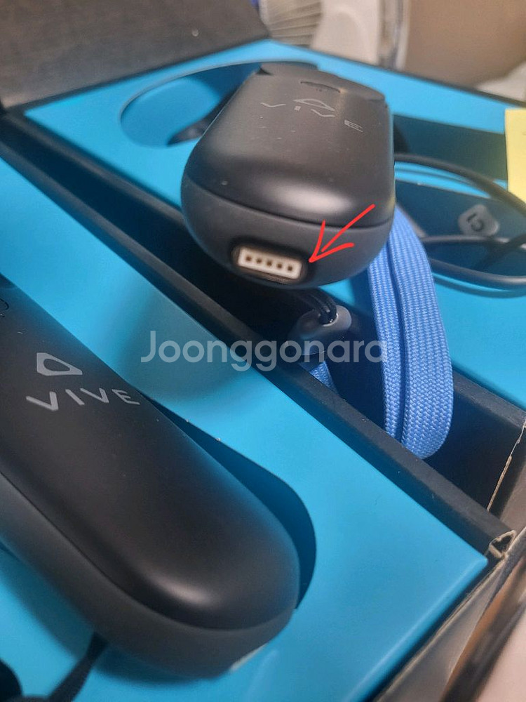 HTC VIVE PRO 바이브 프로 컨트롤러+전용충전--3