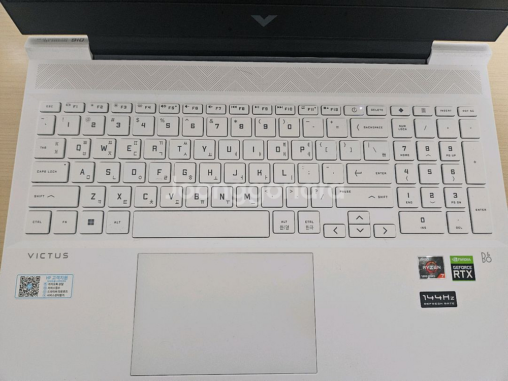 HP VICTUS Ceramic White 16--2