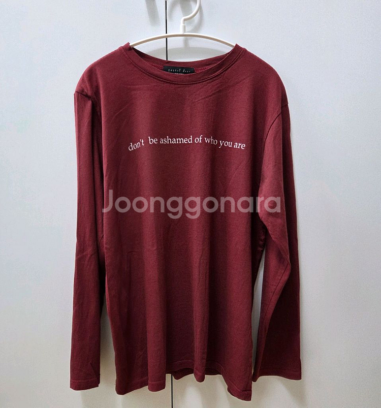 버건디 긴팔 레터링 티셔츠--1