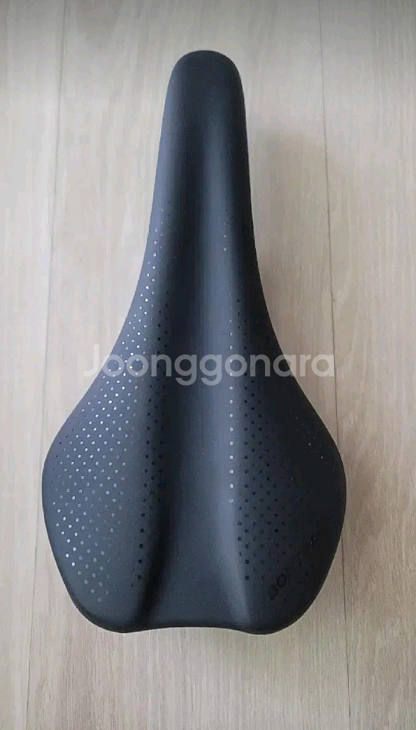 본트래거 아르바다 안장--0