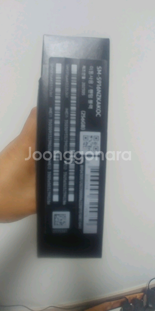 갤럭시 S23 플러스 256G 팬텀블랙 팝니다.--0