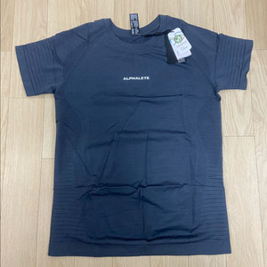 Alphalete 심리스 반팔티 M 새상품