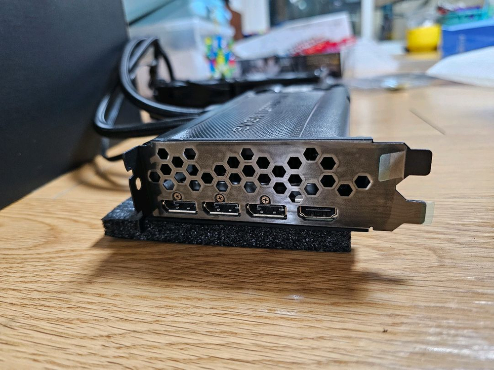 EVGA 3080 XC3 하이브리드 수냉--2