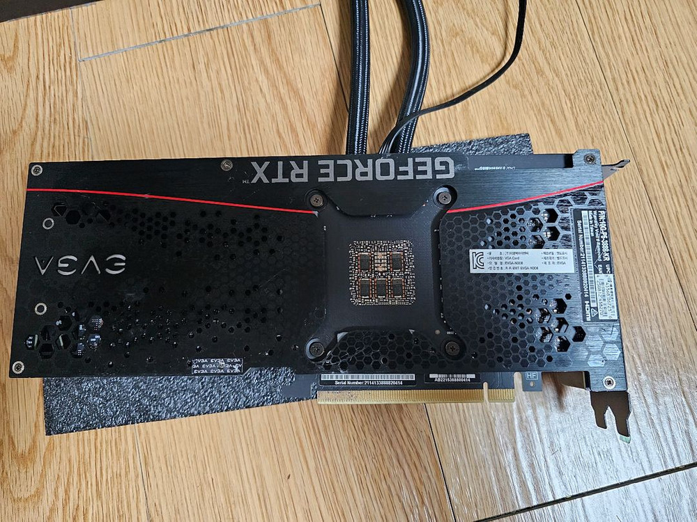 EVGA 3080 XC3 하이브리드 수냉--3