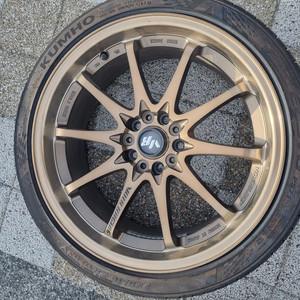 볼크레이싱 19인치 휠 ,타이어 판매 합니다