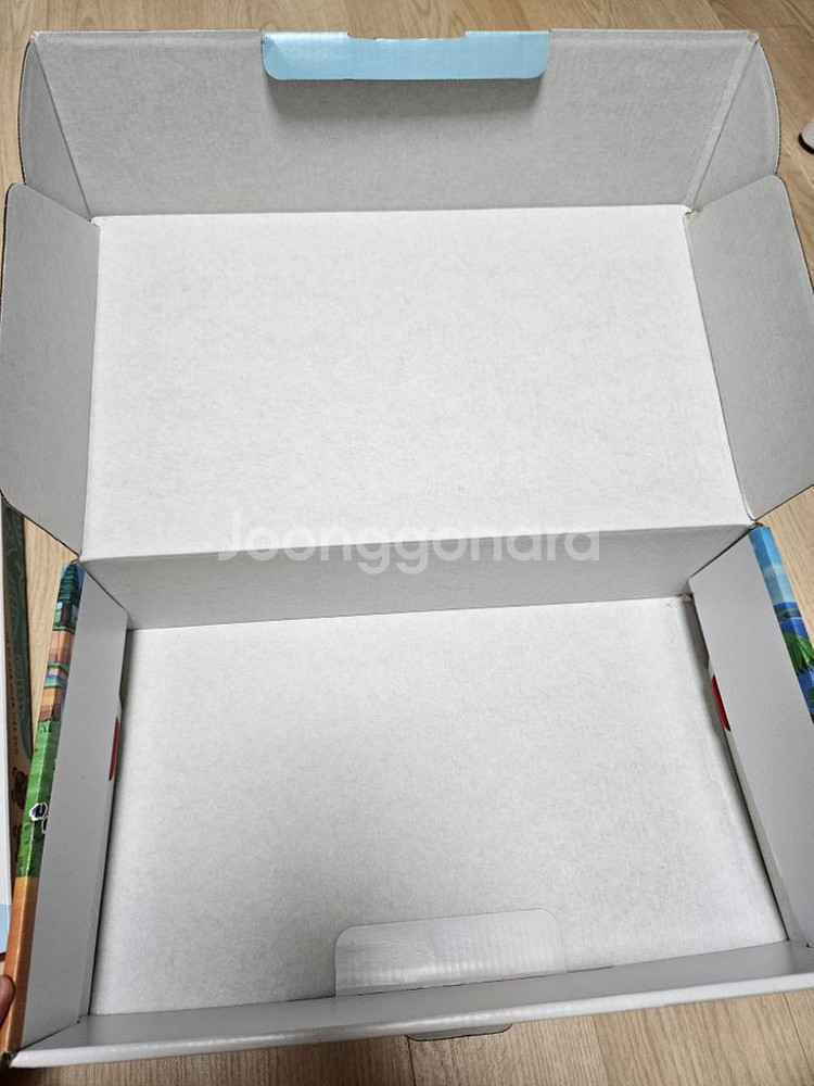 닌텐도 스위치 동물의 숲 에디션 배터리 개선판 팔아요.--2